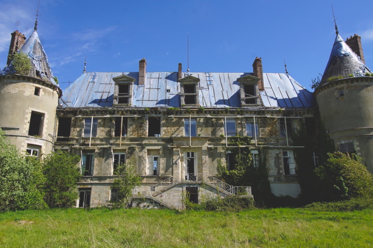 How to buy a chateau in France 